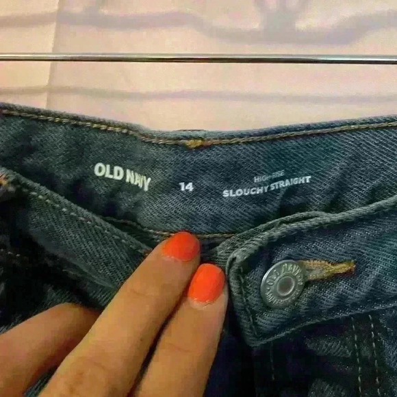 Old navy distressed denim shorts - Picture 2 of 2